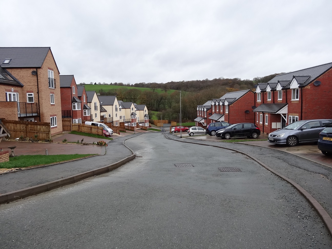 housing-estate-road